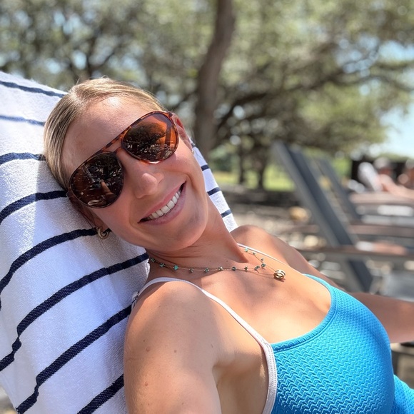 Meet your Posher, Hayley - Picture 3 of 14